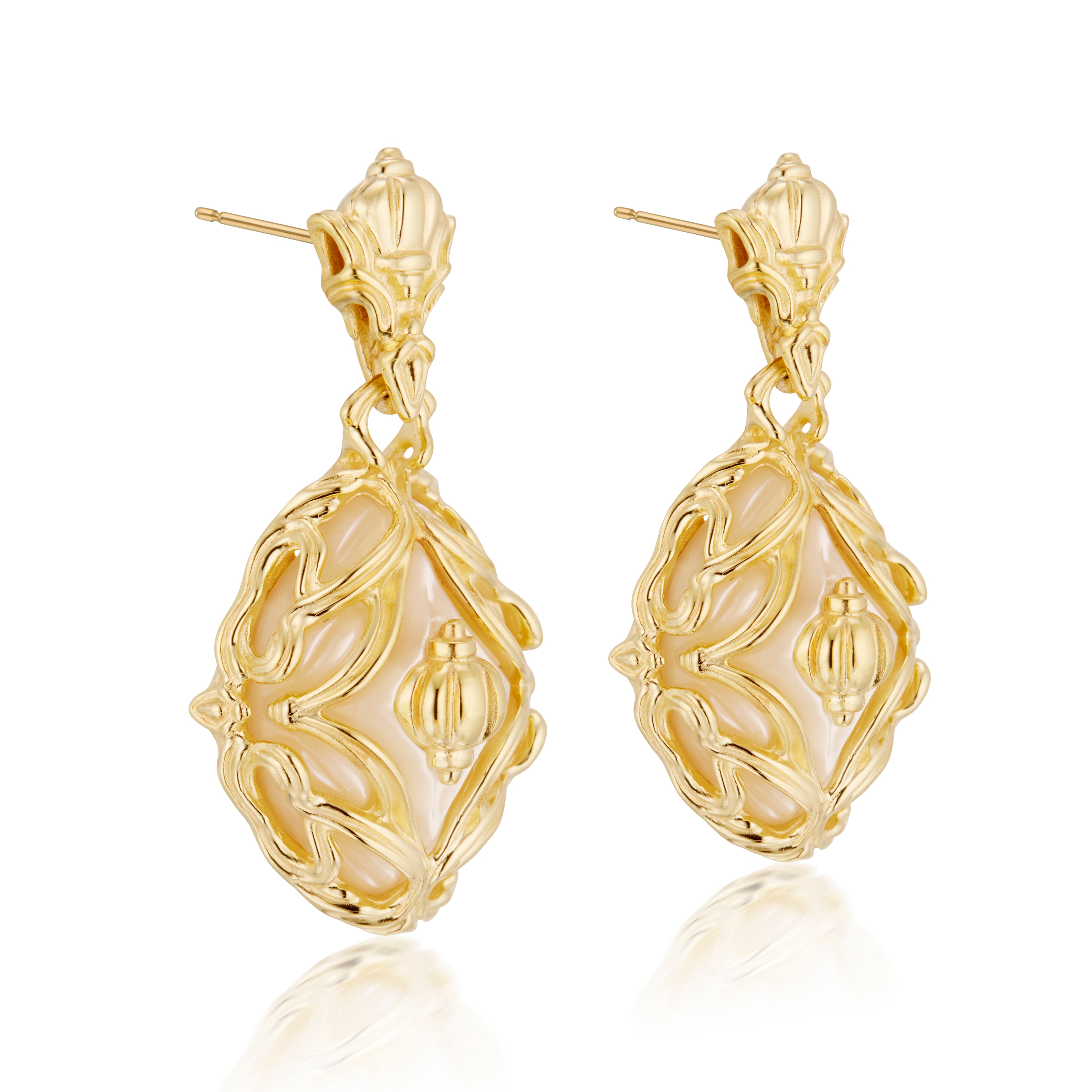 Intricata Earring, Mother of Pearl